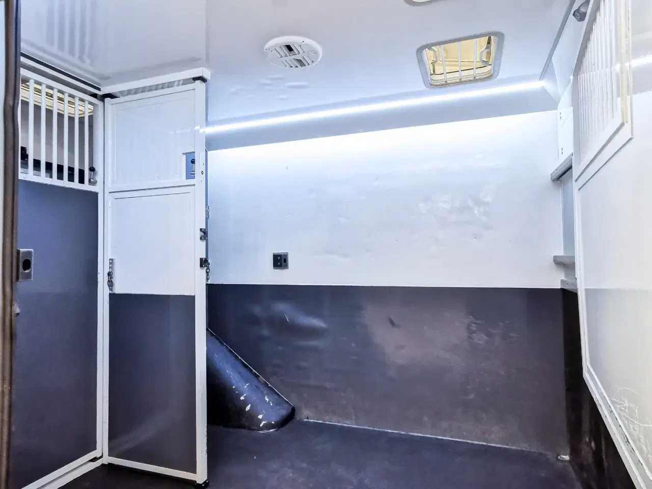 Billede 4 - Mercedes Sprinter 315 2,0 CDi A2 Hestetransport aut. FWD