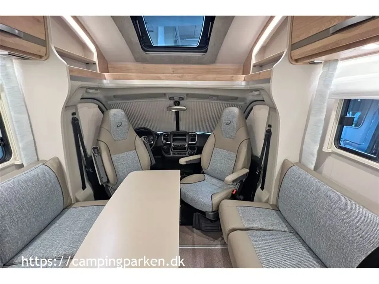 Billede 6 - 2023 - Dethleffs Pulse Classic T 7051 DBL Lækker jubilæumsudgave med meget udstyr, queens bed og Face-to-face-siddegruppe