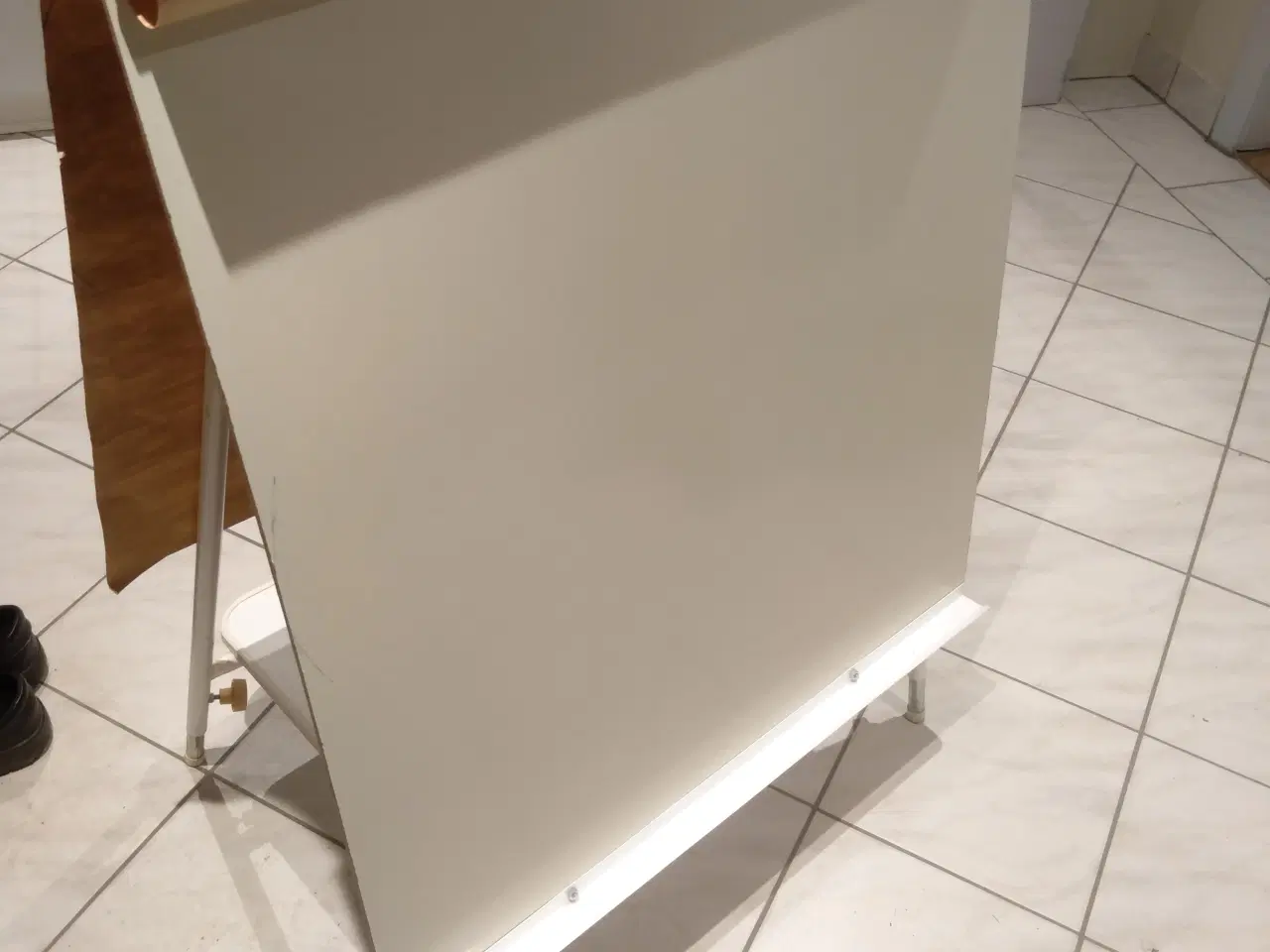 Billede 1 - Tavle til store stykker papir