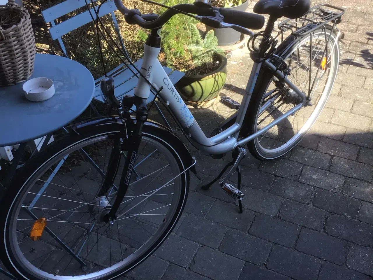 Billede 1 - Damecykkel. 28. Tommer.