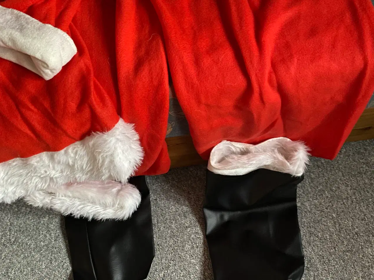 Billede 4 - Julemandskostume