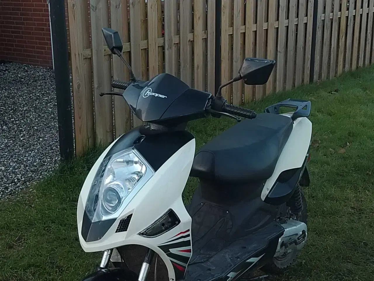 Billede 1 - Hopper furios lovlig lille knallert 