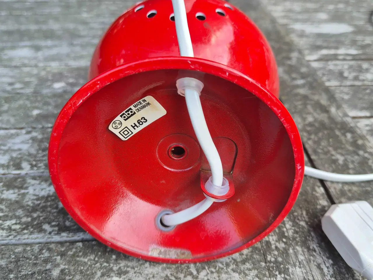 Billede 8 - Velholdt rød magnetlampe