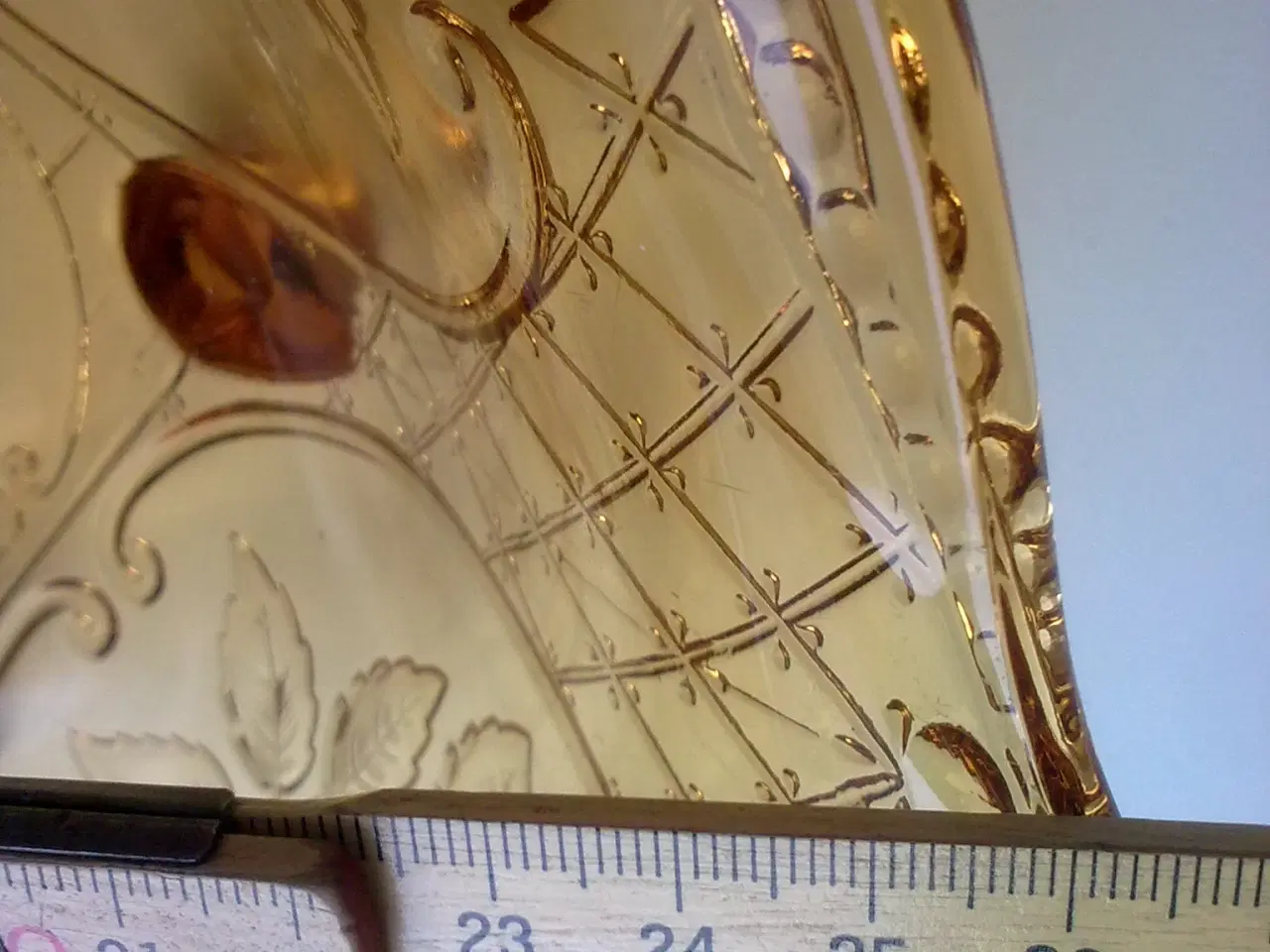 Billede 15 - Gammel dansk glasskål på tre sneglefødder