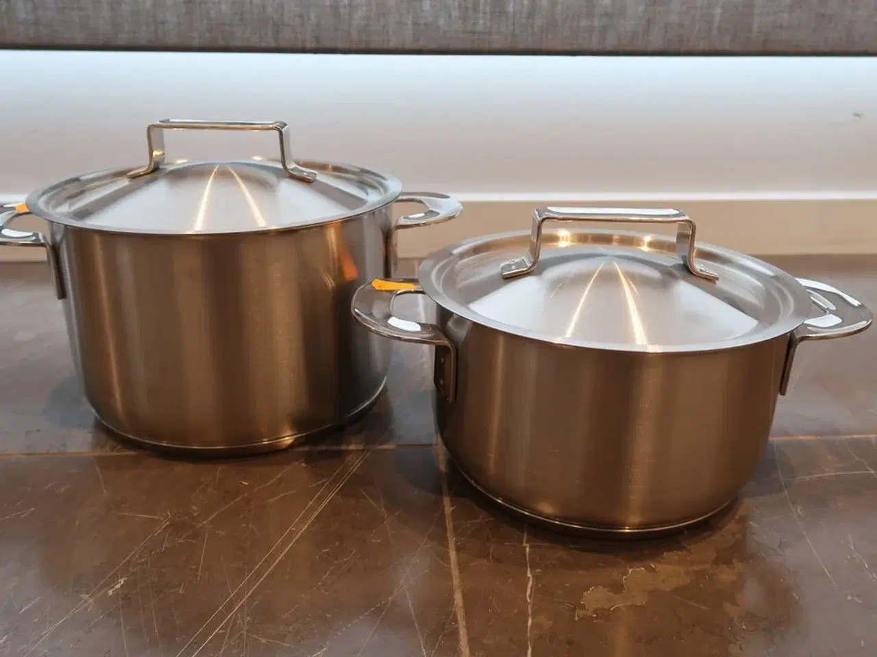 Billede 1 - 2 stk. Miele gryder med låg