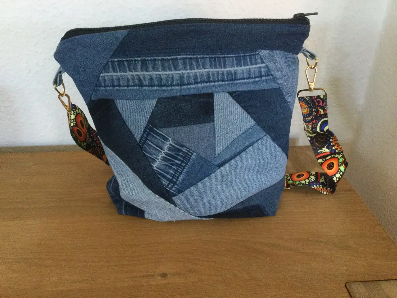 Billede 2 - Taske af jeans