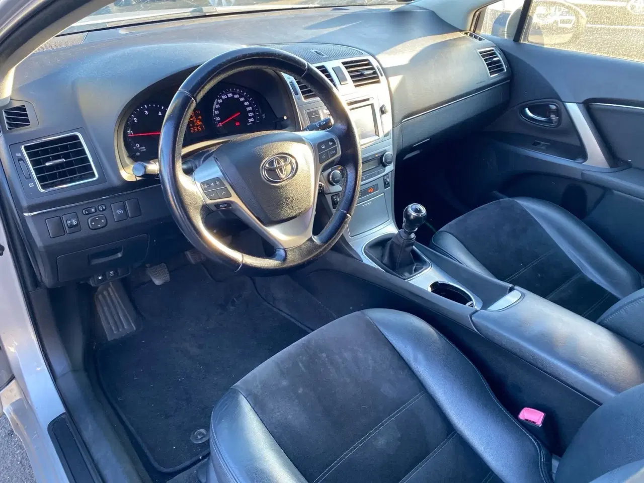 Billede 7 - Toyota Avensis 2,0 D-4D DPF T2 Premium 124HK Stc 6g