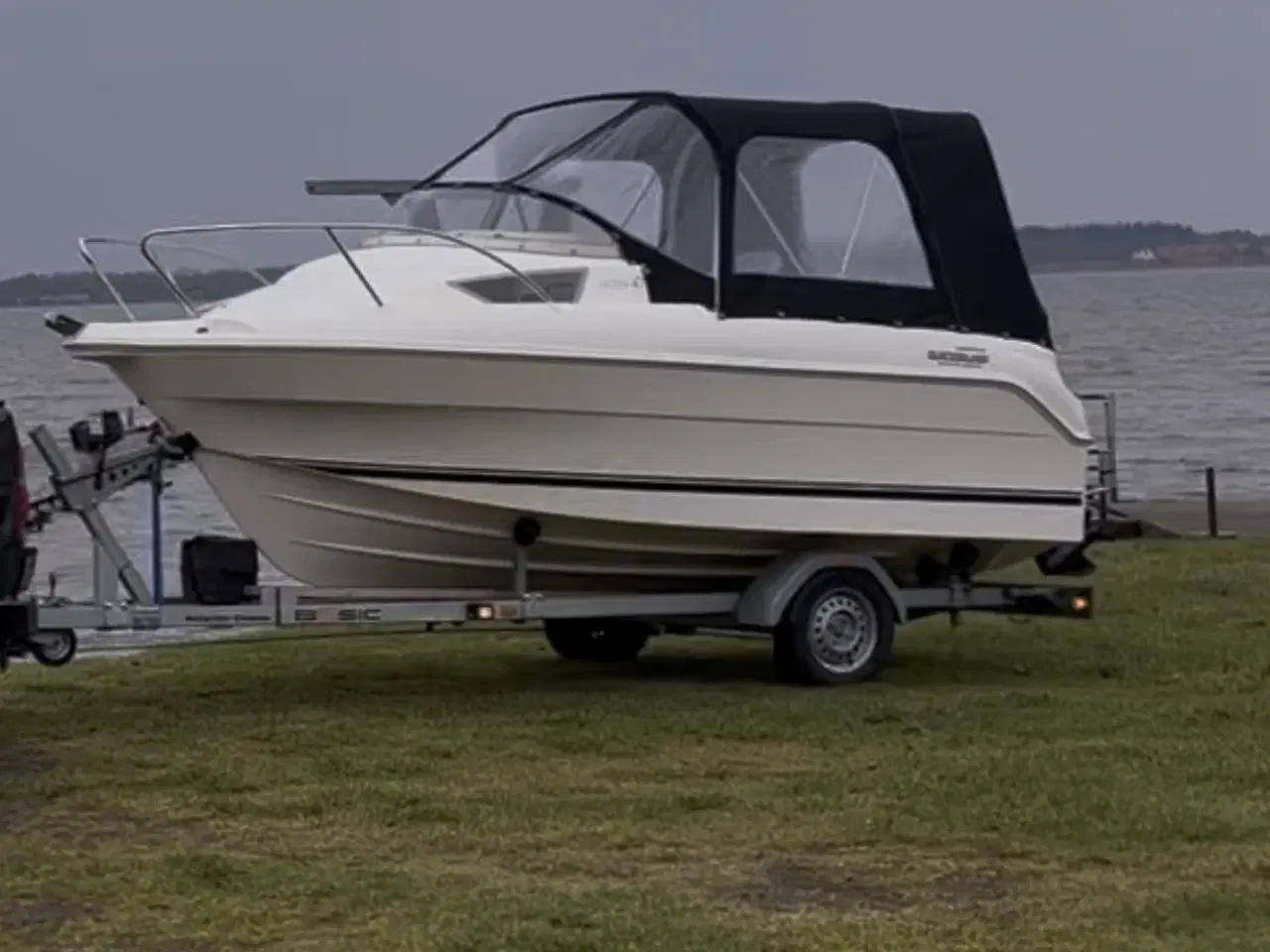 Billede 1 - Quicksilver 470 Activ Cabin årg 2017