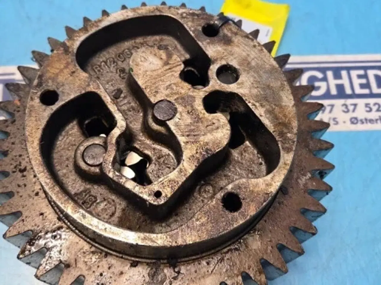 Billede 6 - John Deere 6125HZ001 Oliepumpe RE502752