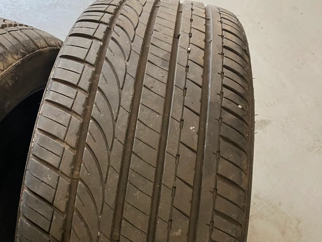 Billede 3 - Næsten nye sommerdæk