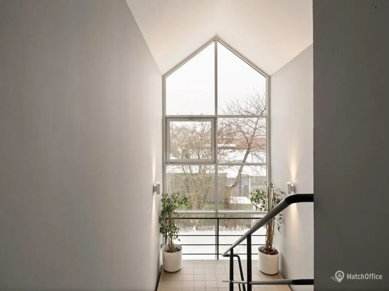 Billede 6 - Lyst og indbydende kontorlokale