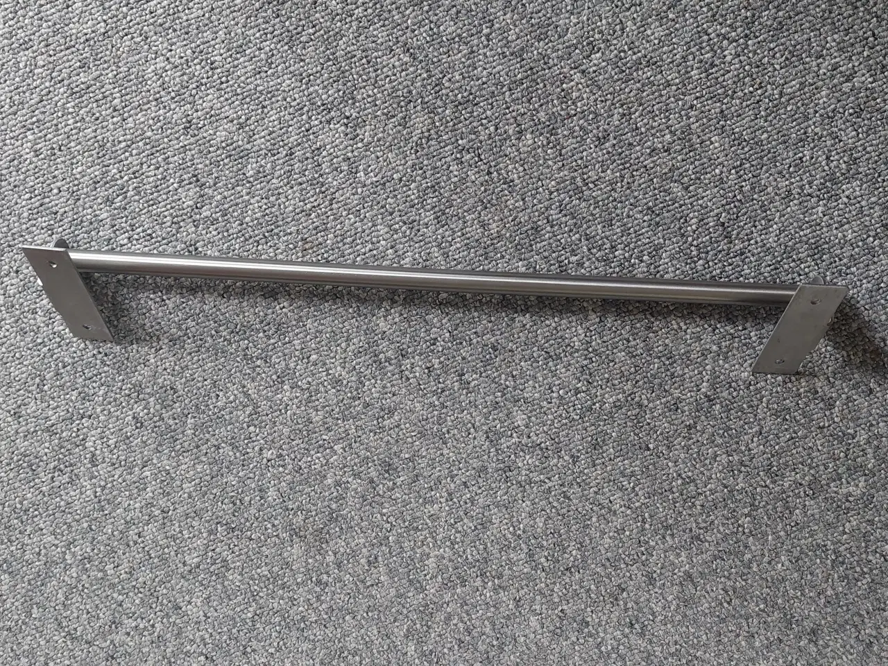 Billede 5 - Håndklædestænger metal sølvfarve ny 