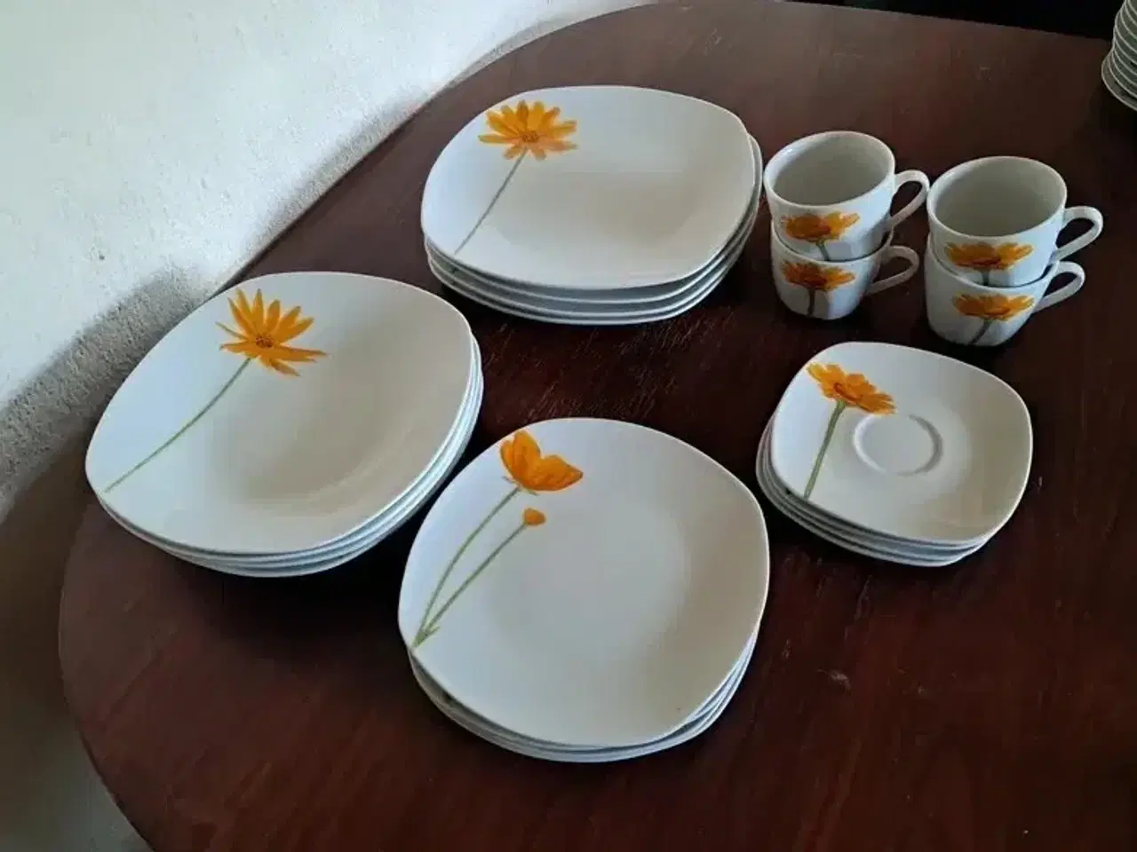 Billede 1 - Spisestel til 4