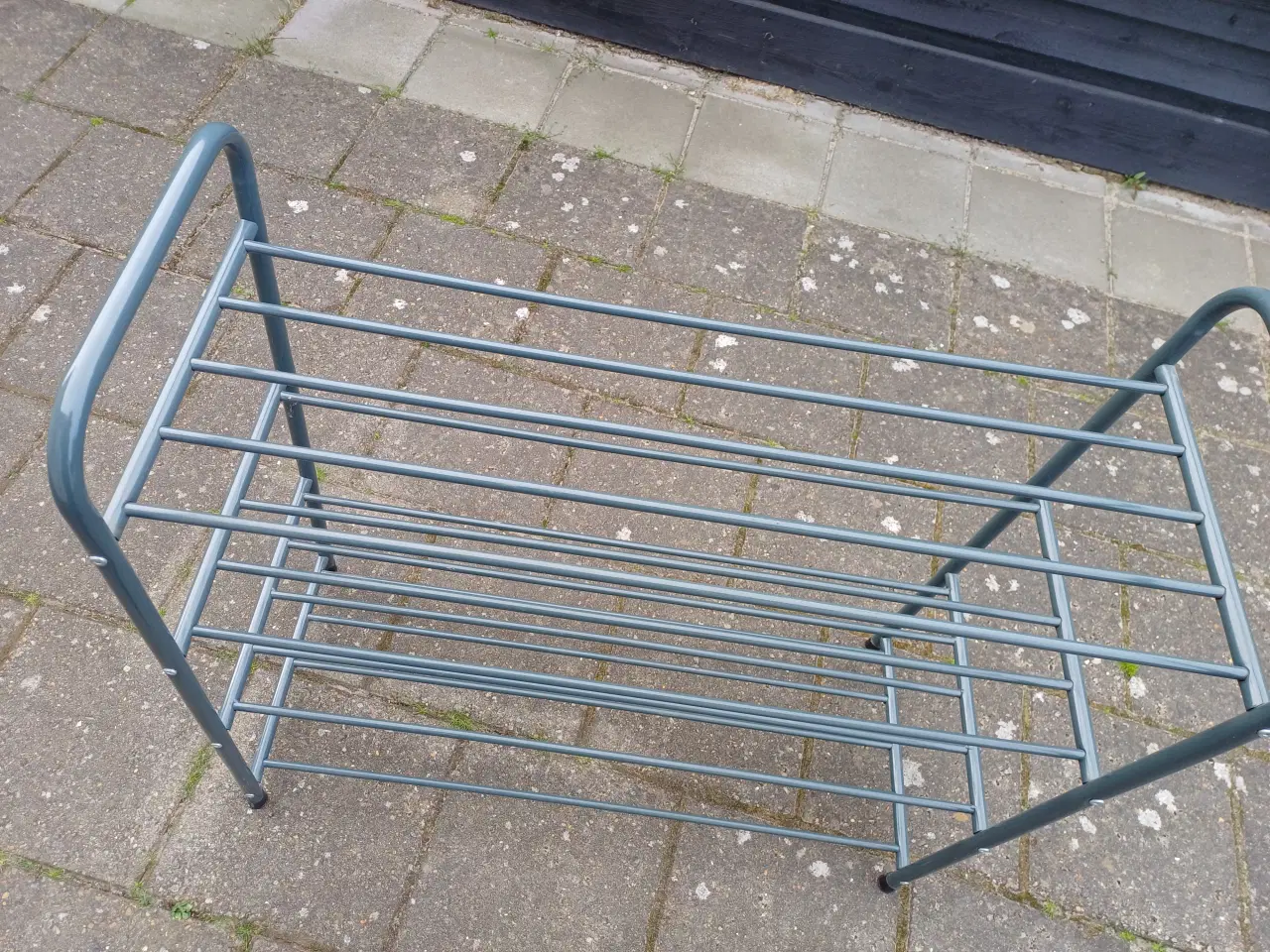 Billede 3 - skoreol med 4 hylder i grå metal