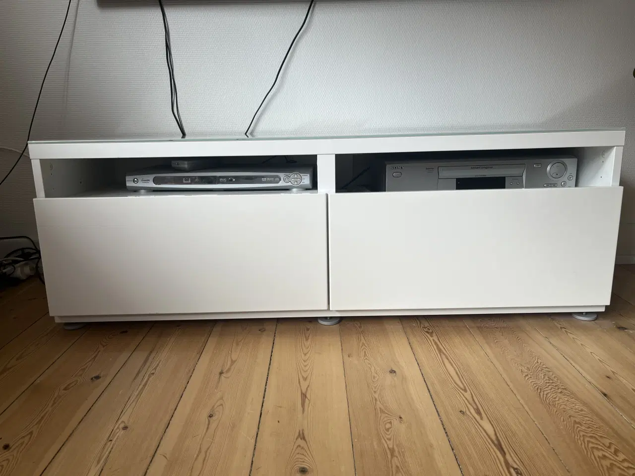 Billede 1 - Tv-møbel