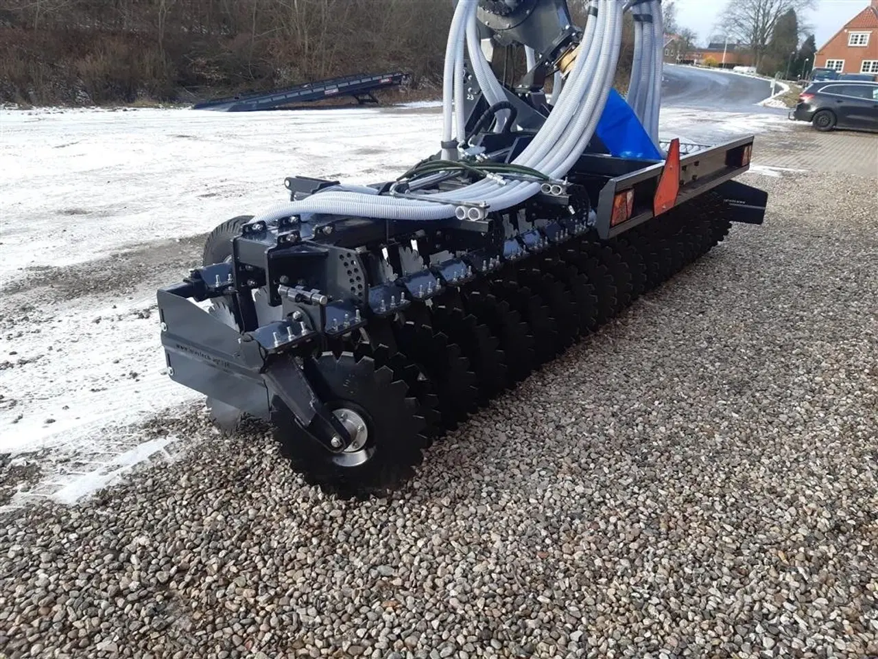 Billede 5 - - - - gylle nedfælder  5 meters