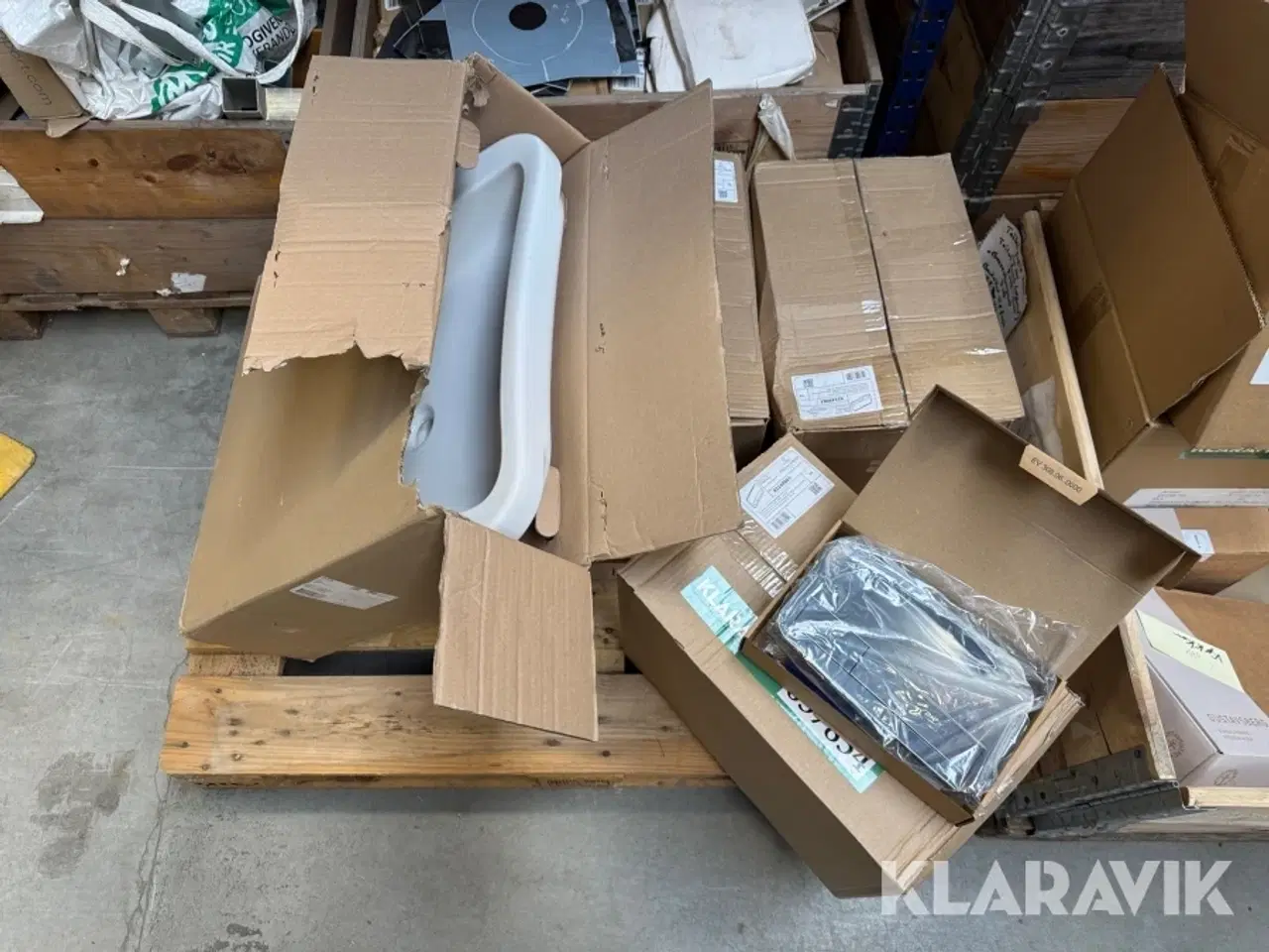 Billede 1 - Trykknap indbygning cisterne og en vask Villeroy & Boch 42 styks - 1 vask