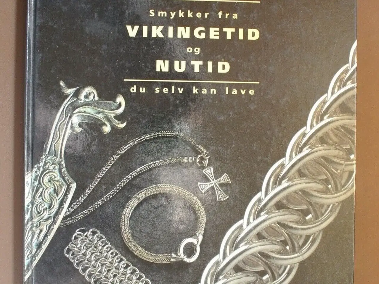 Billede 1 - smykker fra vikingetid og nutid du selv kan lave, 