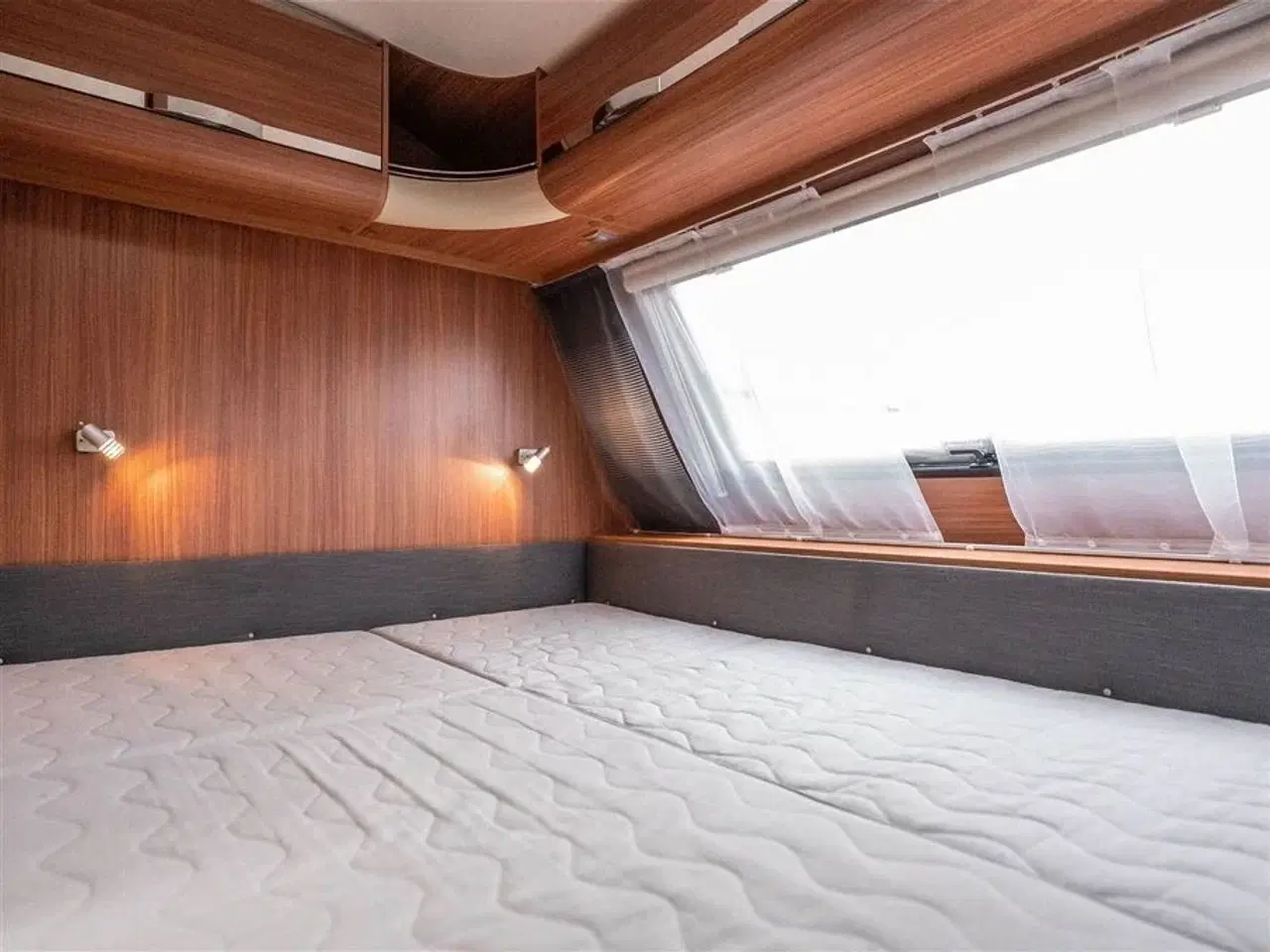 Billede 50 - 2013 - Adria Adora 563 PT   Rigtig fin vogn med køjer og dobbeltseng