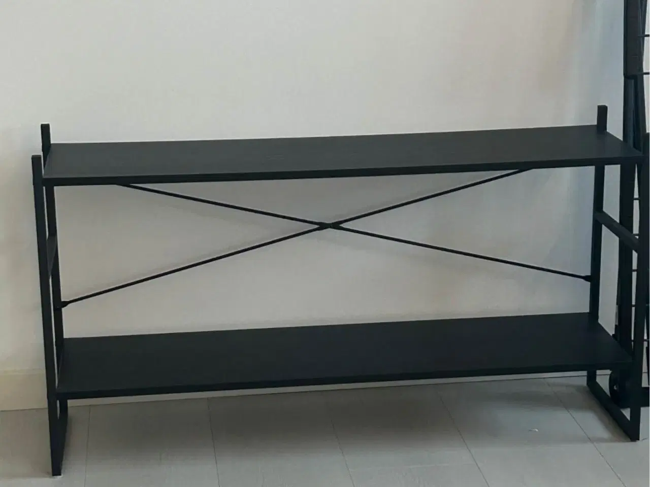 Billede 2 - Jysk TV-bord