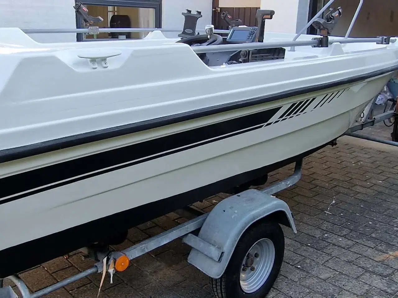 Billede 3 - Jolly med ny motor