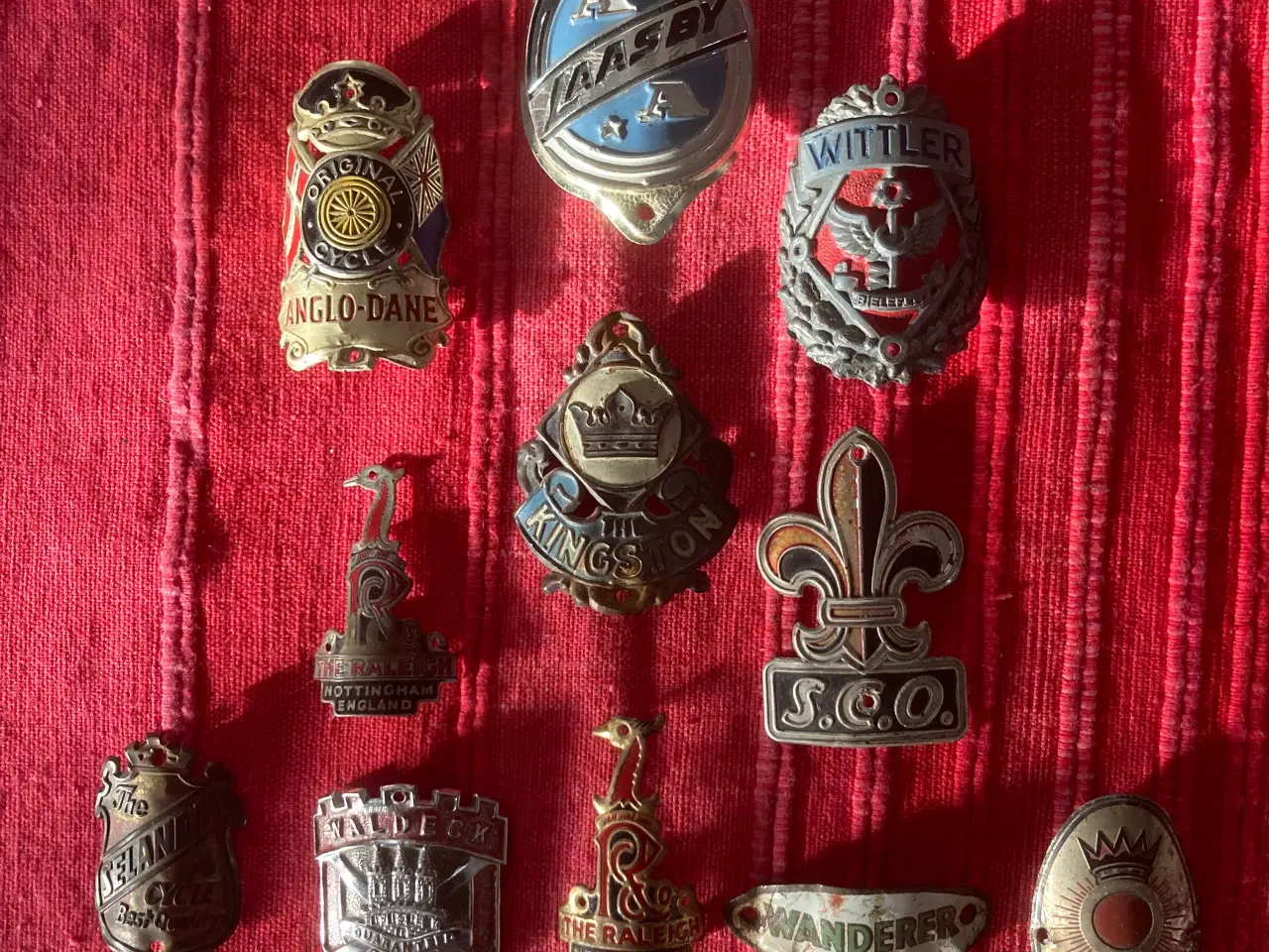 Billede 1 - Gl. Cykelemblemer