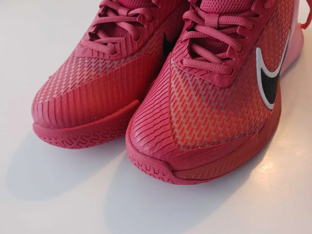 Billede 1 - Tennissko str 38