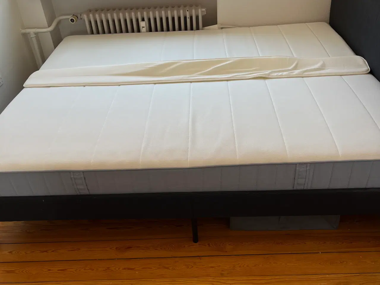 Billede 8 - Seng 160 x 200 (sengeramme + madrasser)