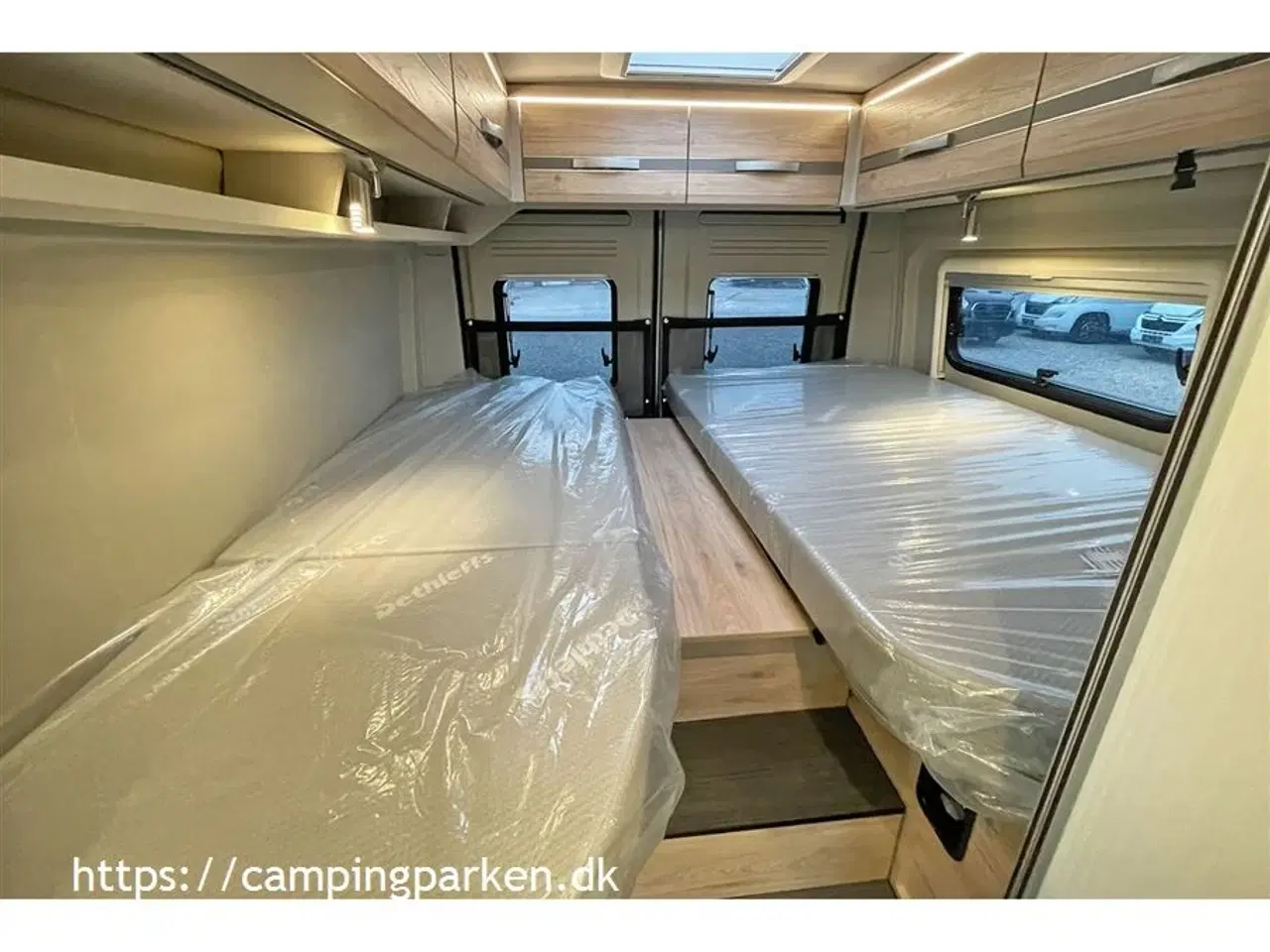 Billede 15 - 2024 - Dethleffs Globetrail CVD 600 ER Advantage   Markedets korteste camper van med enkeltsenge – og stort panoramavindue!