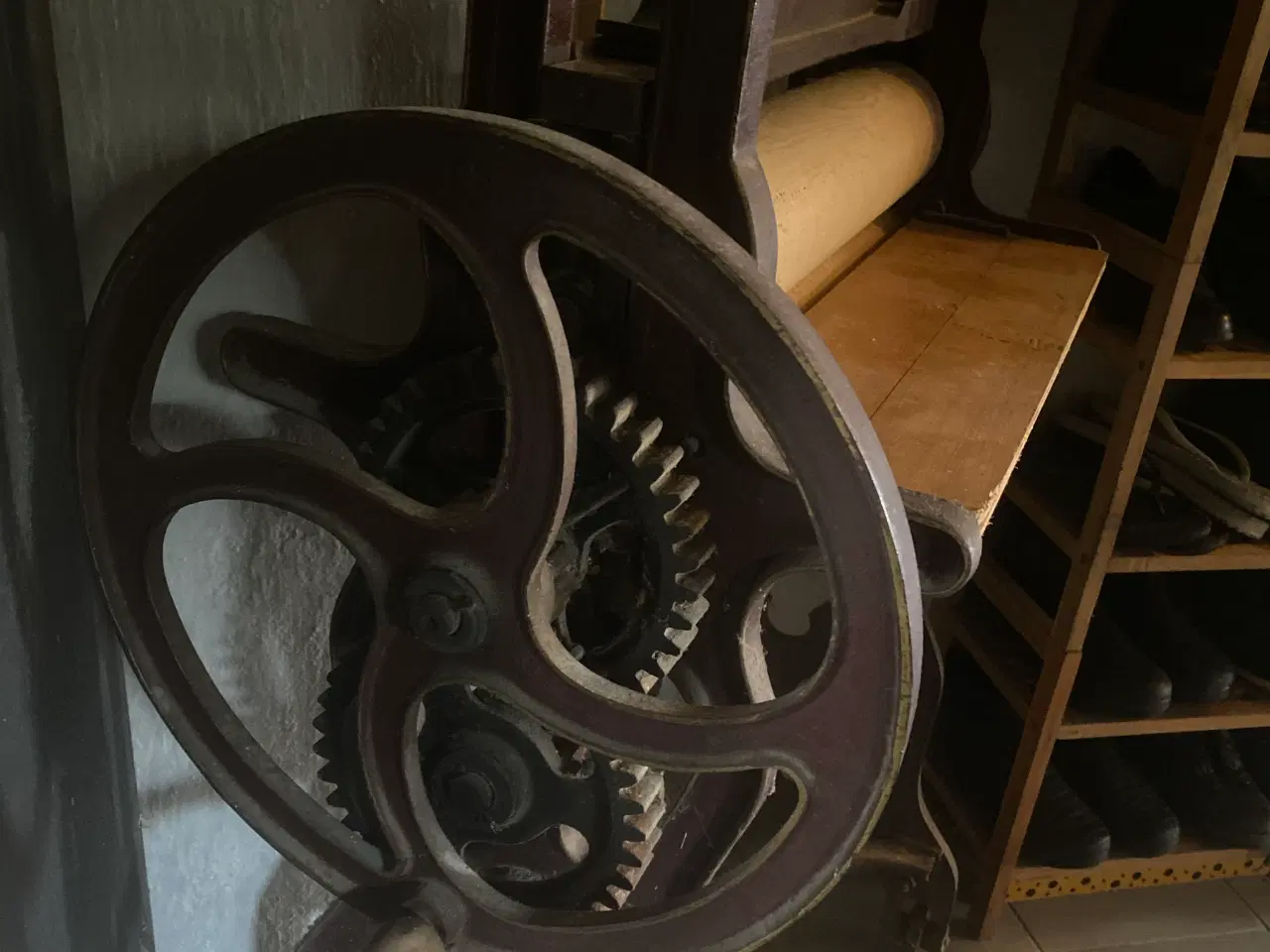 Billede 2 - Antik rulle med håndsving