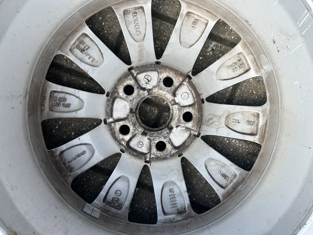 Billede 4 - Alu fælge med nye dæk