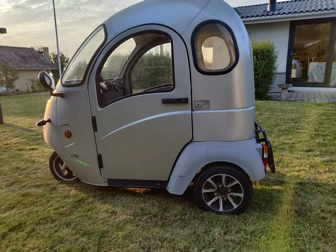 Billede 4 - Lukket el-scooter, med stort batteri