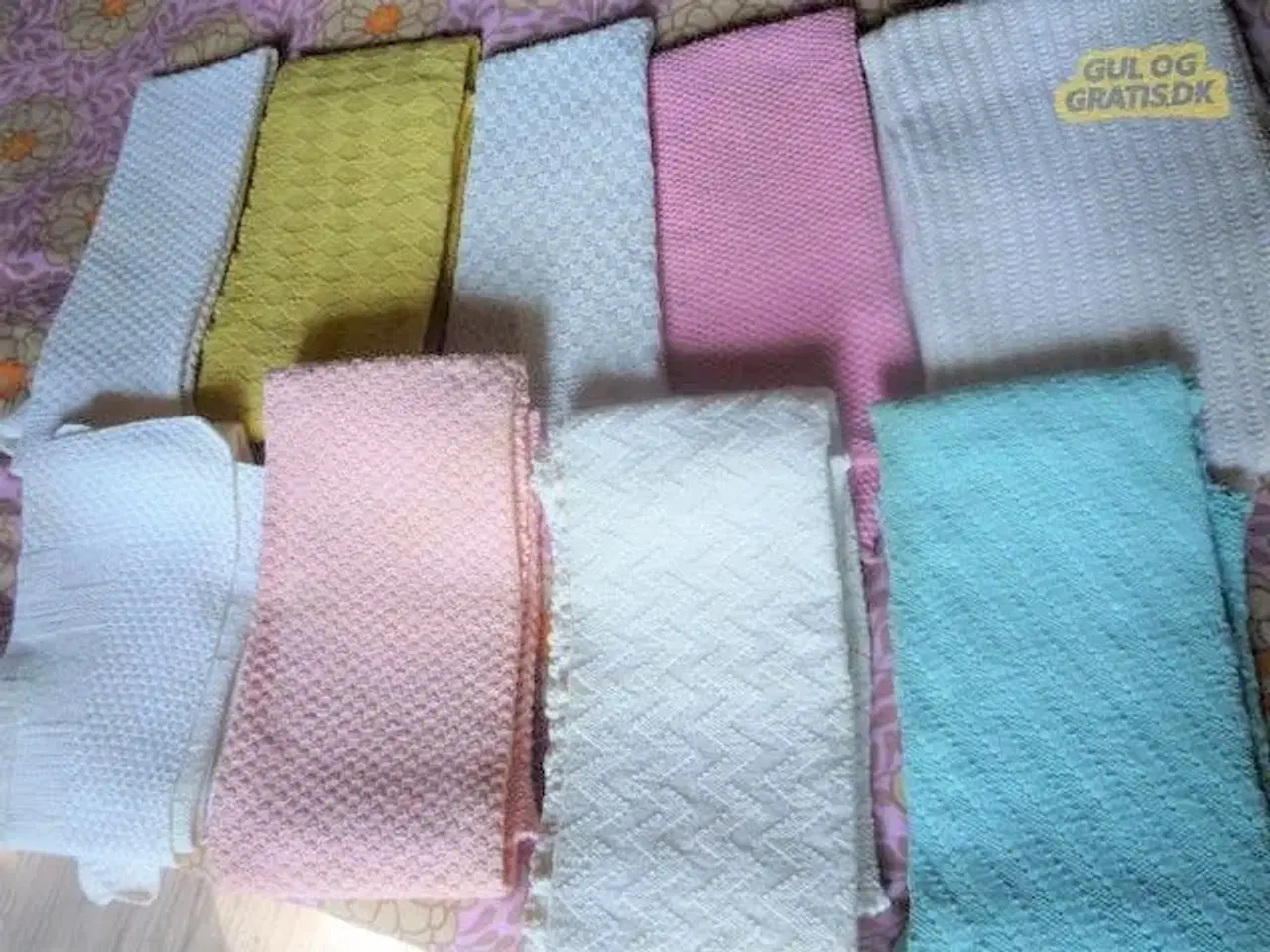 Billede 2 - Retro, fine håndstrikkede håndklæder