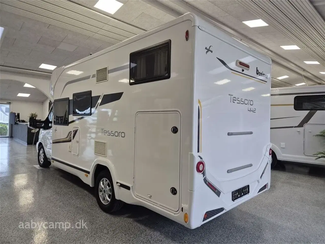 Billede 3 - 2019 - Benimar Tessoro 442   NK pakke. Automatgear. 95 Ah Batteri. solcelle. markise.  varme på spildevand. en ejer fra ny.  fuld service hos Ford inkl. tandrem. undervognsbehandlet.