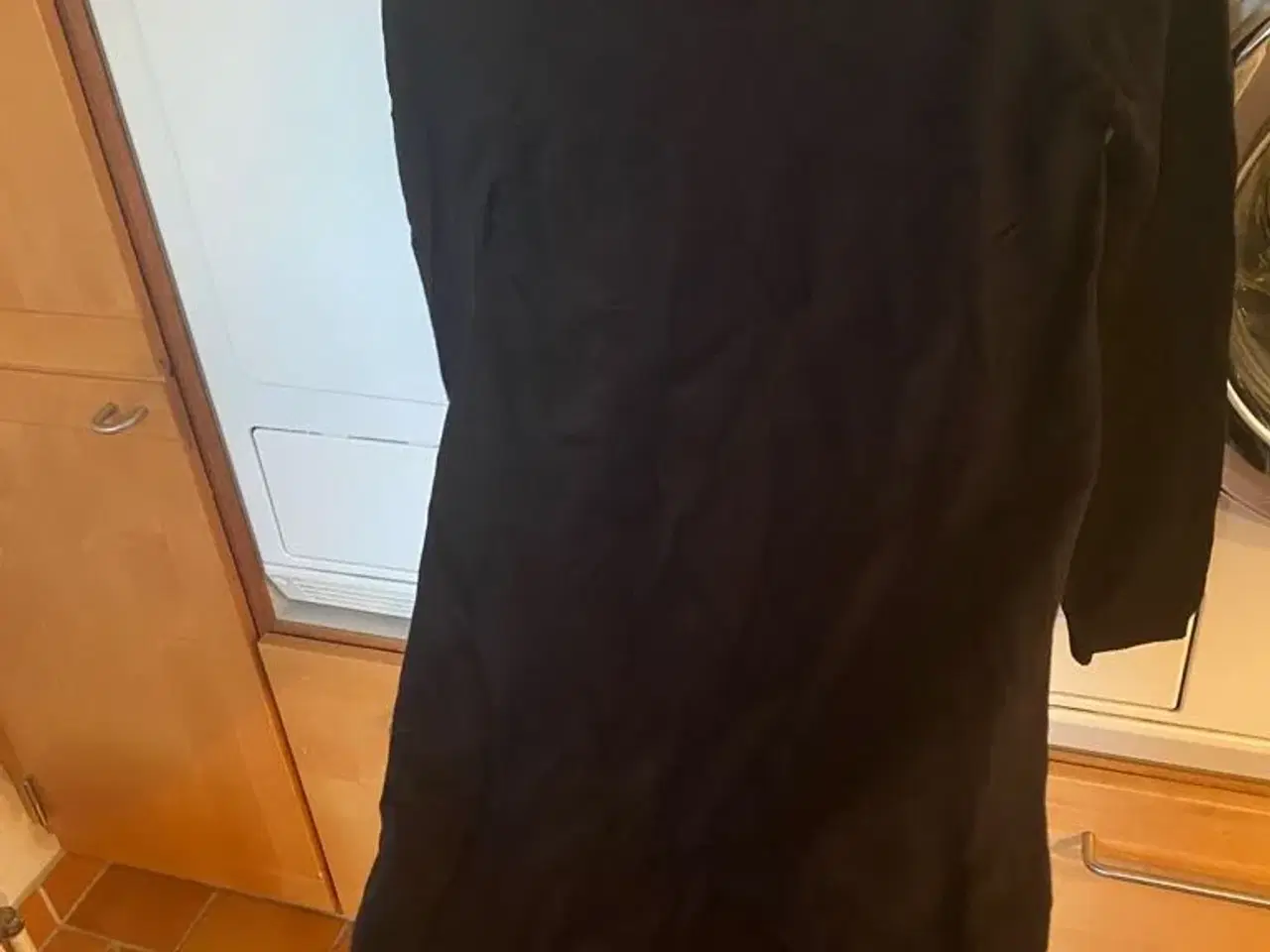 Billede 4 - smart sort lang Inwear bluse str xs