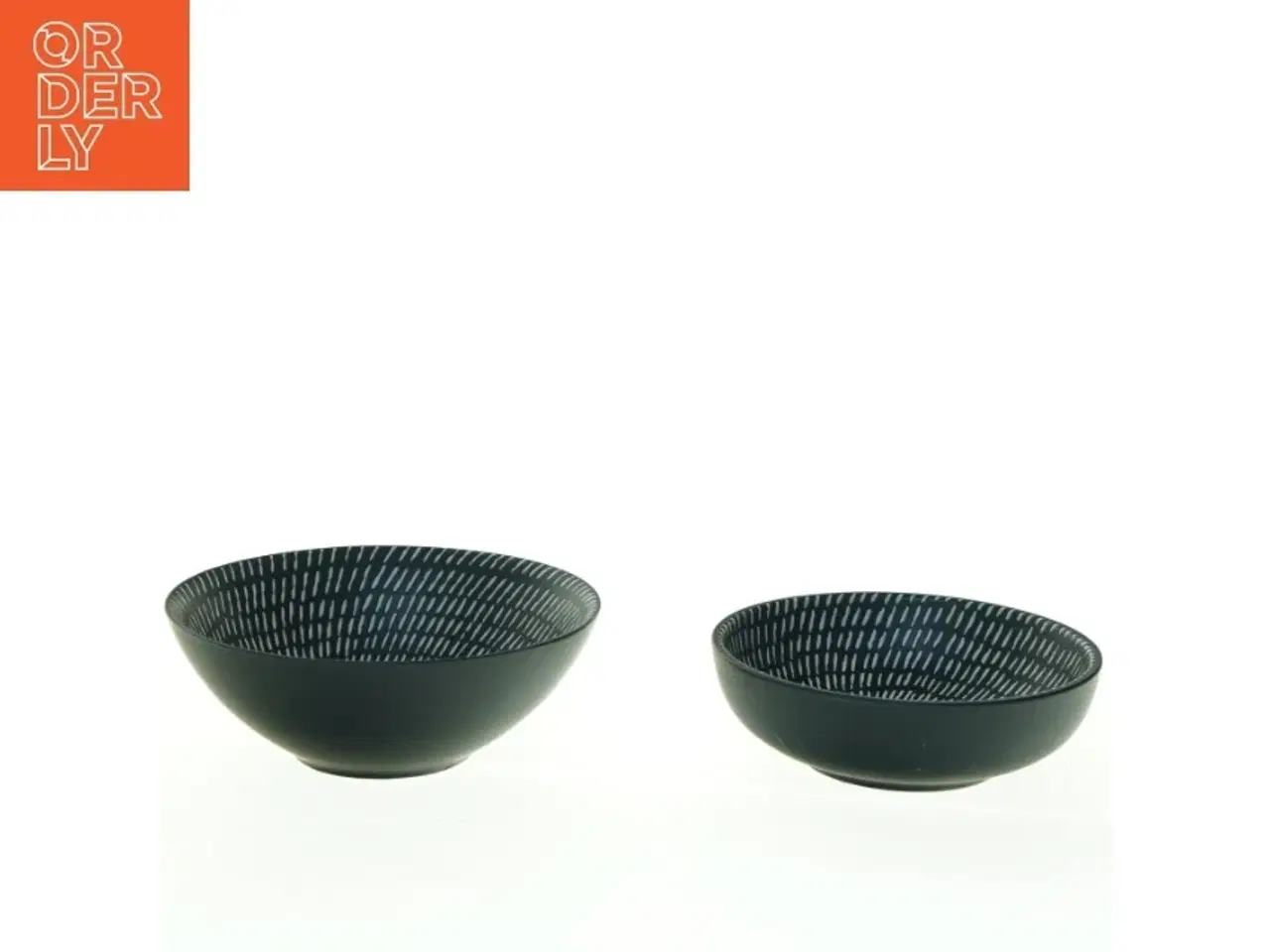 Billede 4 - Sorte skåle med hvidt organiske mønster fra Søstrene Grene (str. 13 x 4 cm 14 x 5 cm)