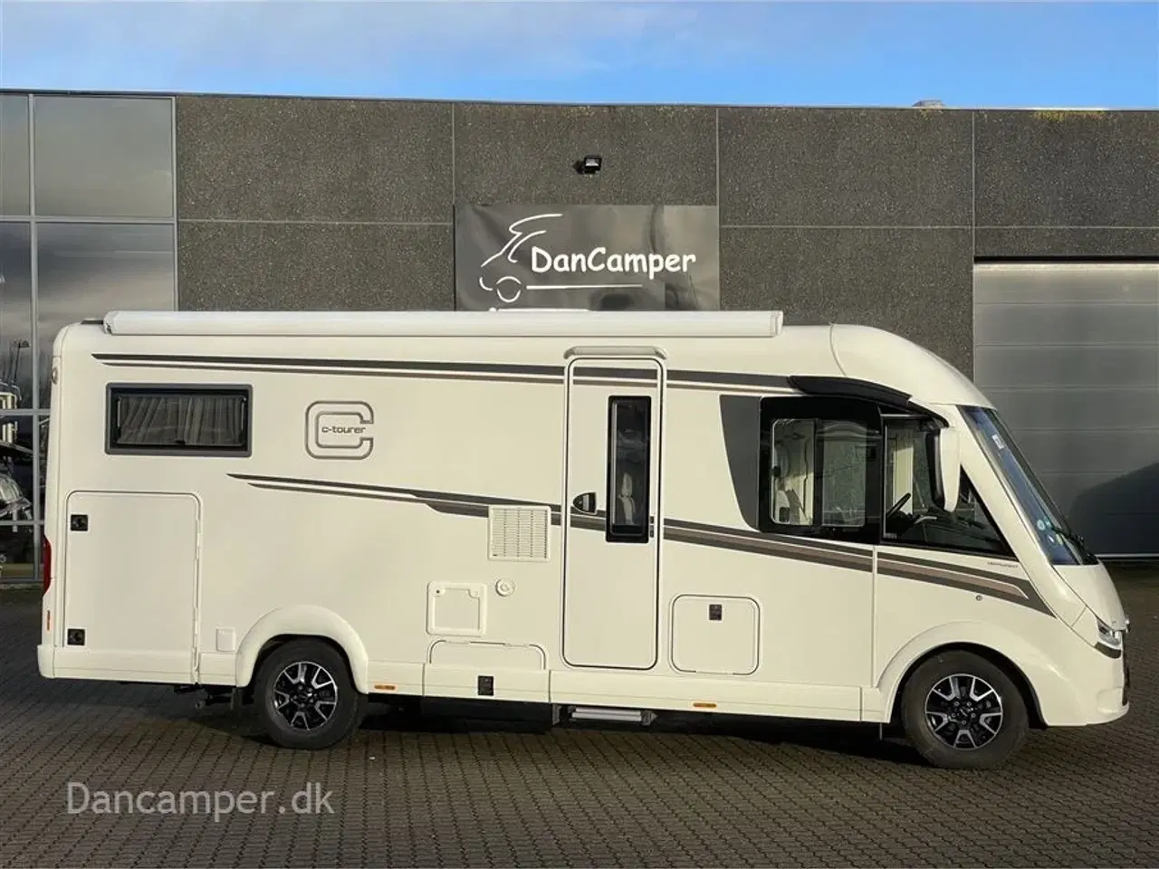 Billede 2 - 2020 - Carthago c-tourer I 144 LE   Fantastisk helintegreret autocamper. 9-trins automatgear, automatisk klimanlæg i førehuse, Multimediasystem inkl. navigation og DAB+