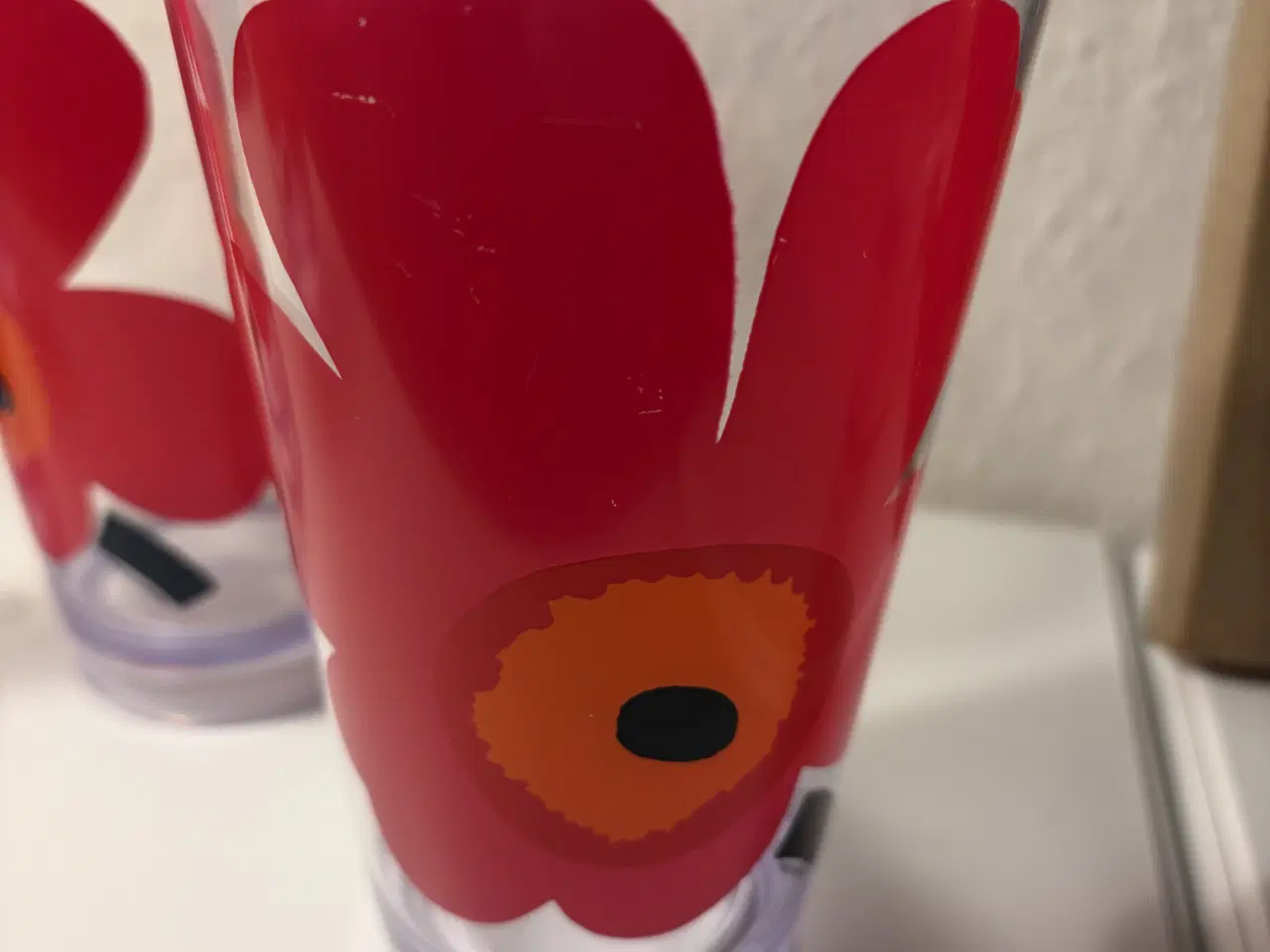 Billede 3 - Marimekko glas – ikonisk rød blomst 🌺 (4 stk.)