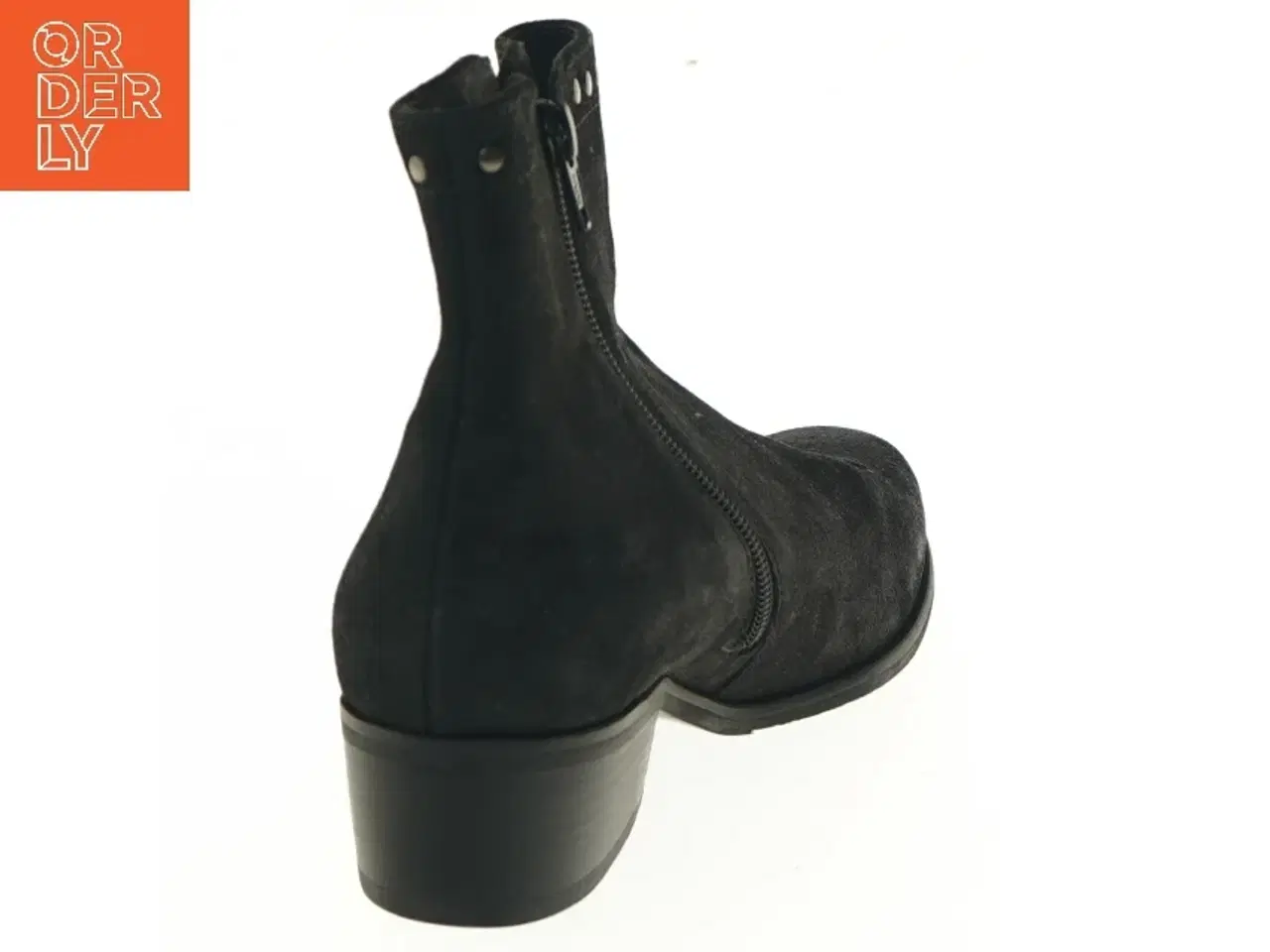 Billede 3 - Sort støvle med nitter fra Gabor (str. sål:26,5 cm)