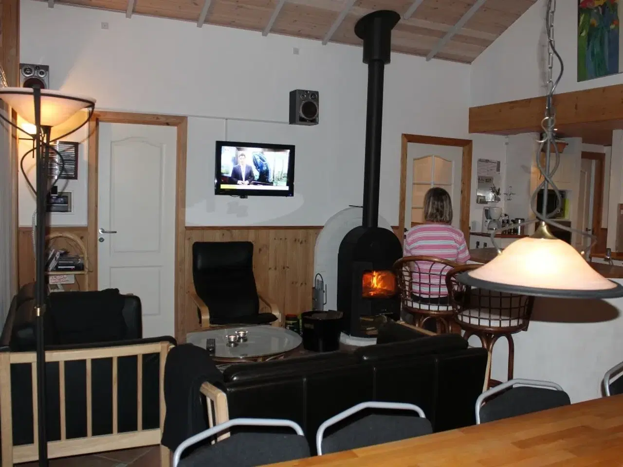 Billede 5 - Nyere 12 pers. Sommerhus t�t ved strand og skov