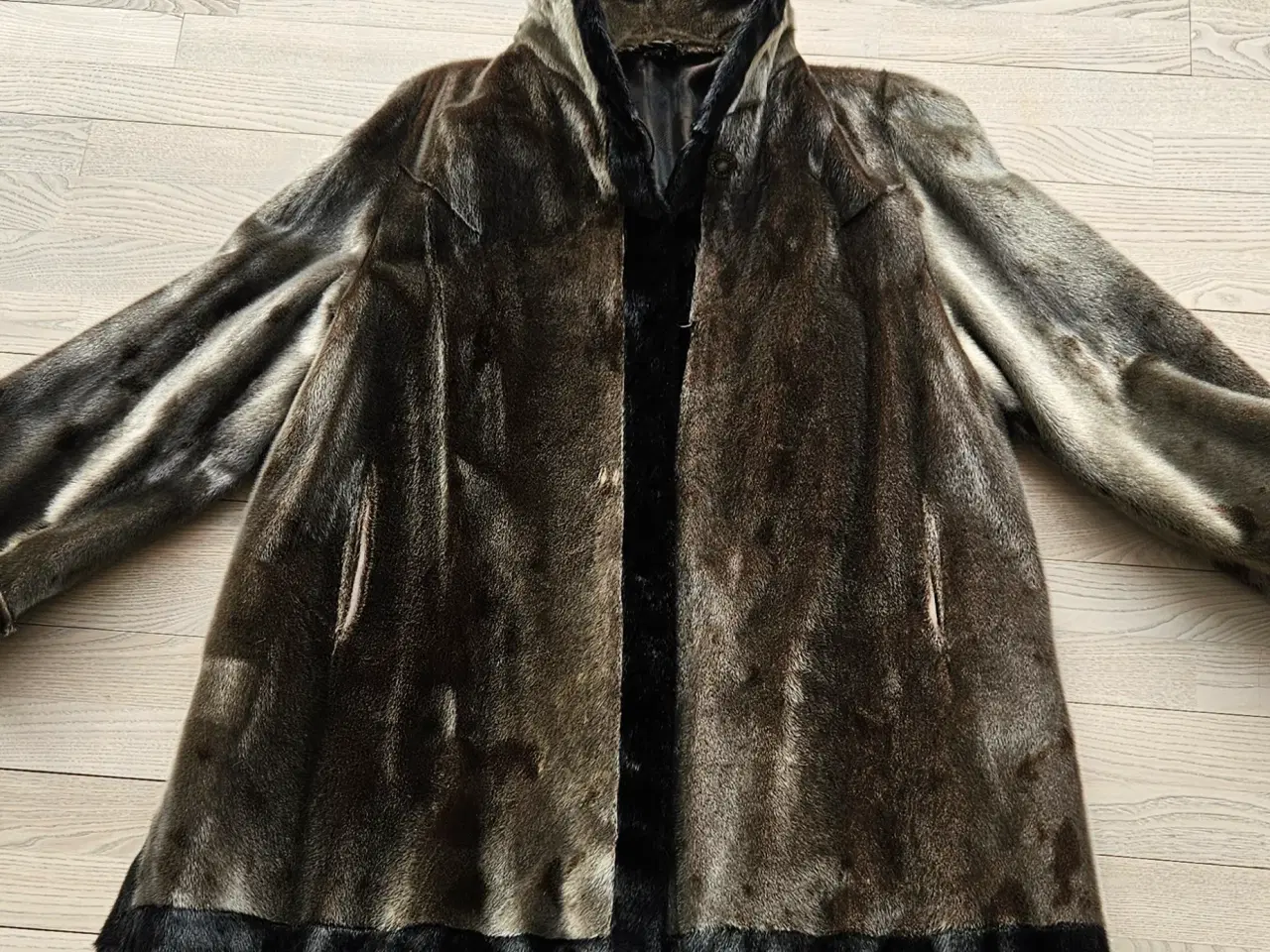 Billede 2 - Sælskindspels - flot specialsyet