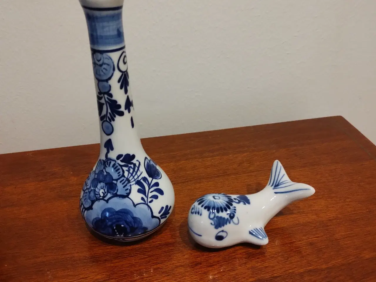 Billede 2 - Delft blauw vase/hval sæt