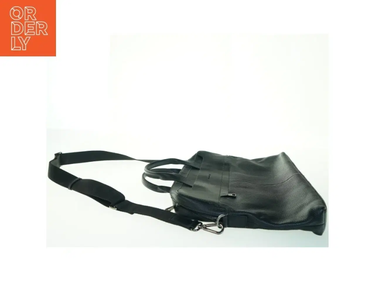 Billede 2 - Sort skuldertaske i læder fra Saddler (str. 41 x 30 cm)