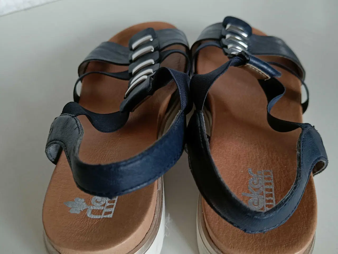 Billede 4 - Rieker sort læder sandaler 42str 