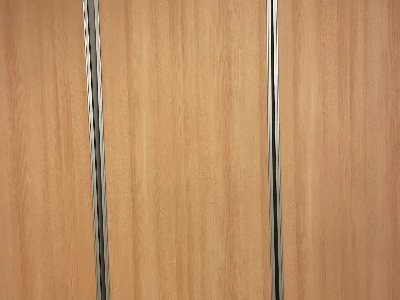 Billede 6 - Garderode skabe med Skydelåger