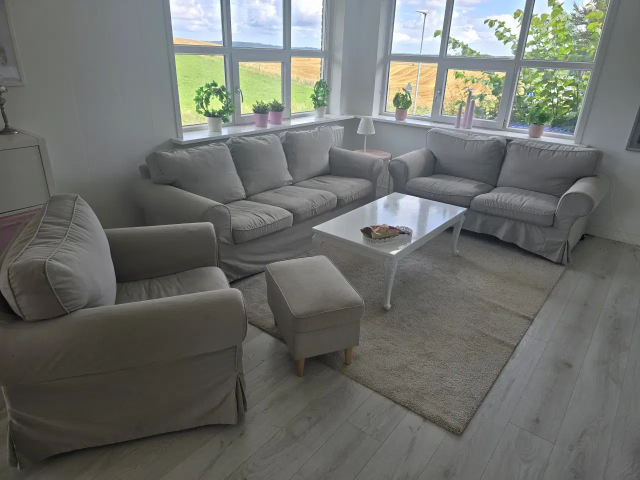 Billede 8 - Sofagruppe + bord + Stol og skammel