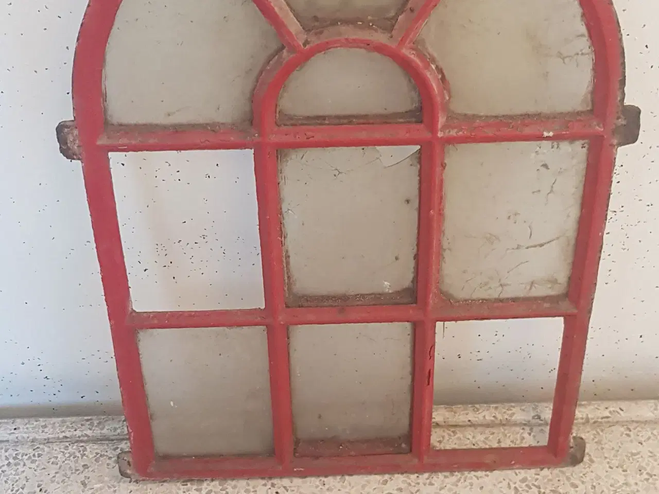 Billede 2 - Antikt støbejerns staldvindue