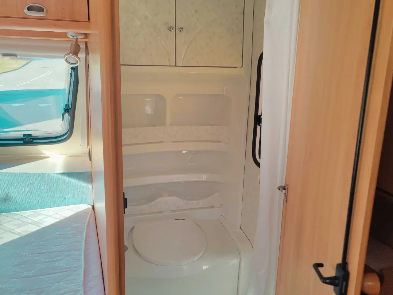 Billede 11 - Utroligt Velholdt Hobby 460 UFE campingvogn.