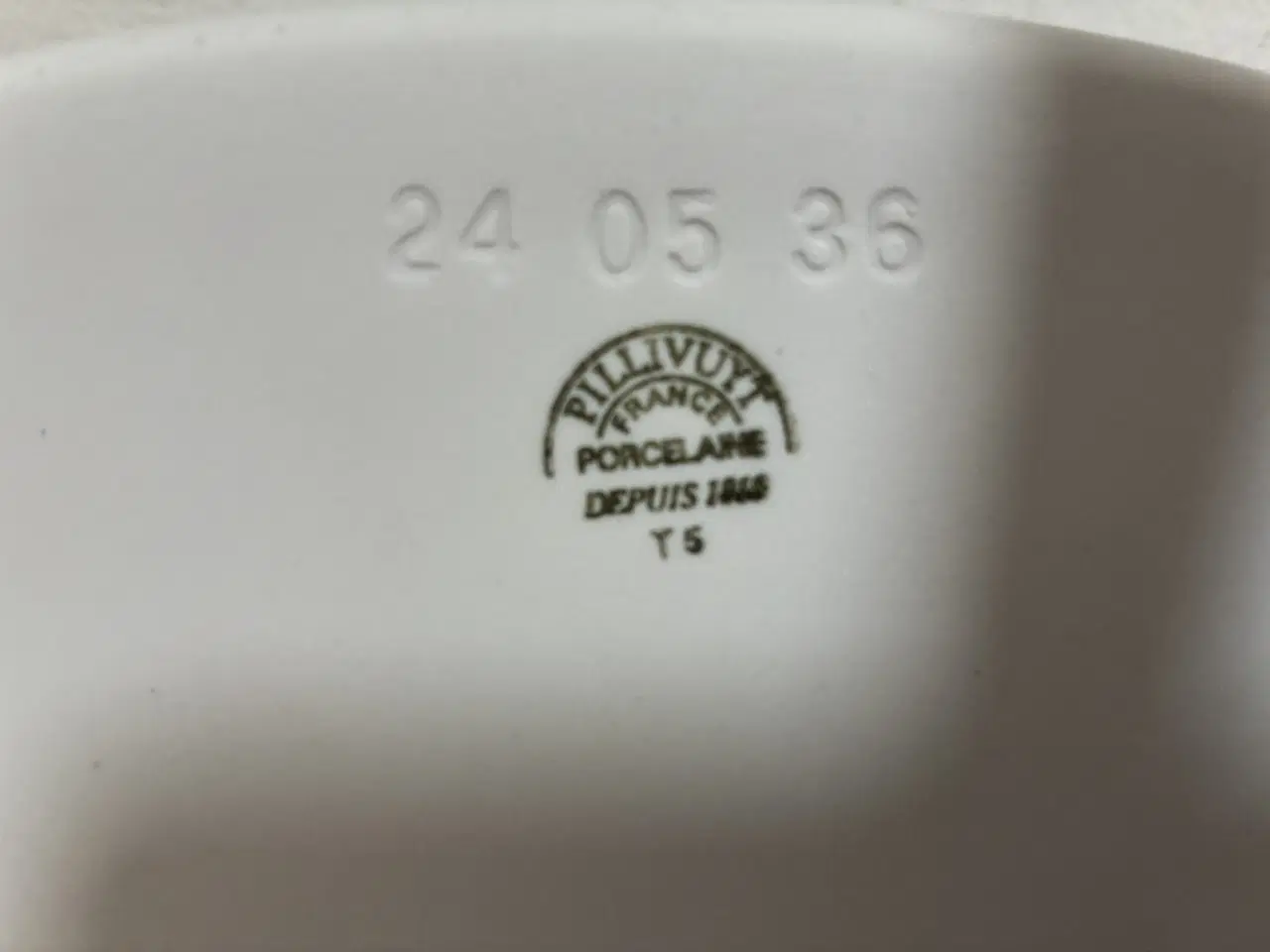 Billede 5 - STORT OVALT PILLIVUYT OVNFAST FAD MED HOLDER