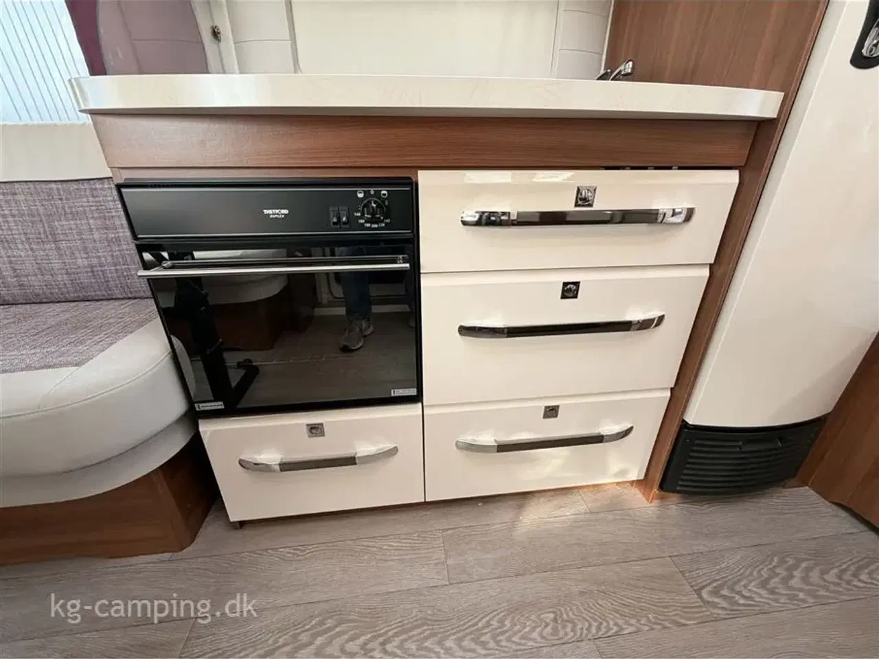 Billede 8 - 2017 - Hobby Excellent 495 UFe   Dobbeltseng, posemarkise, Mover, Aircondition og meget meget mere.